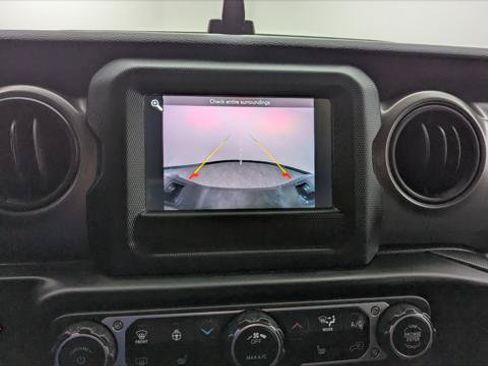 Used 2023 Jeep Gladiator Sport AWD/4WD image 28