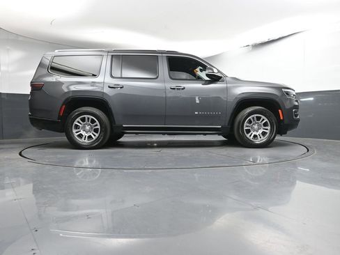 Used 2024 Jeep Wagoneer 2WD image 30