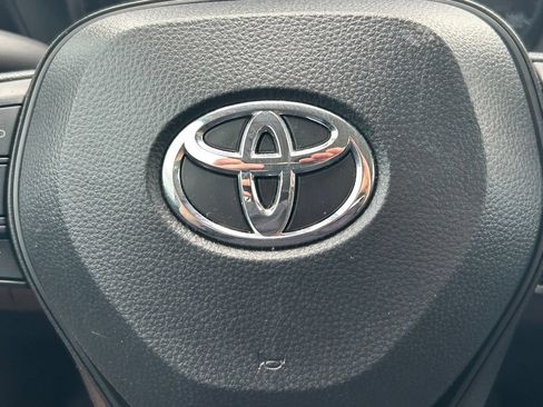Used 2024 Toyota Corolla LE FWD image 31