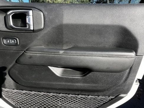 Used 2021 Jeep Wrangler Unlimited Sahara image 42