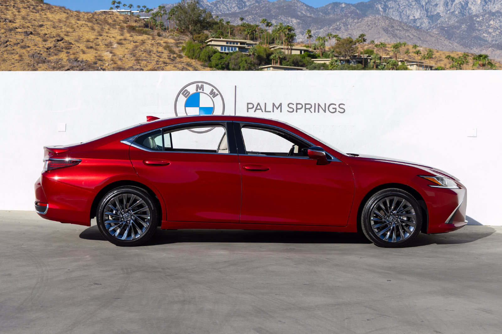 Used 2024 Lexus ES 300h w/ Technology Package FWD image 6