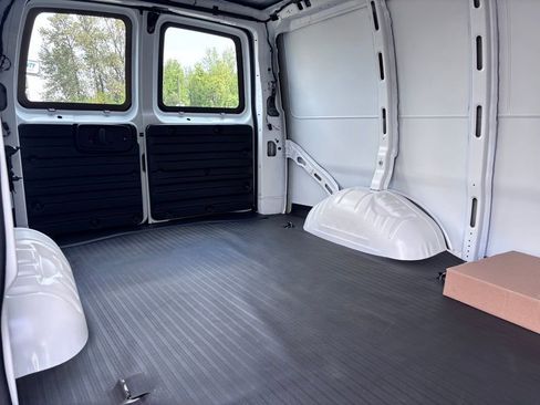 New 2025 Chevrolet Express 3500 Work Van w/ Driver Convenience Package image 20