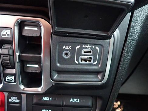 New 2025 Jeep Gladiator Willys image 19