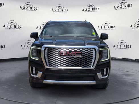 Used 2022 GMC Yukon Denali w/ Denali Premium Package AWD/4WD image 2