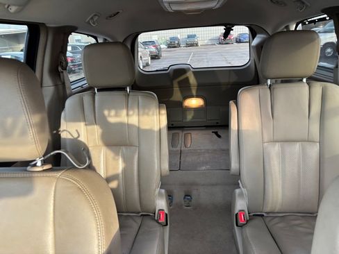 Used 2015 Chrysler Town & Country Touring-L w/ Driver Convenience Group image 28