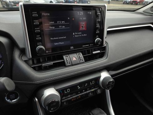 Used 2020 Toyota RAV4 XLE Premium AWD/4WD image 29