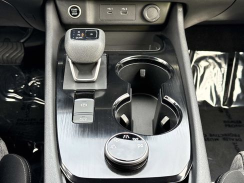 Used 2023 Nissan Rogue SV image 6