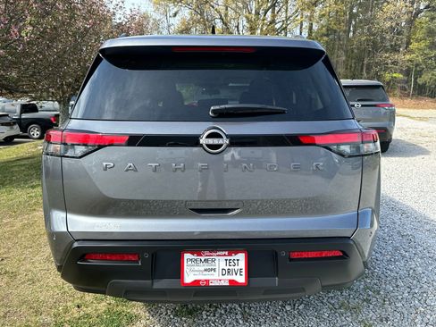 New 2026 Nissan Pathfinder SV image 6