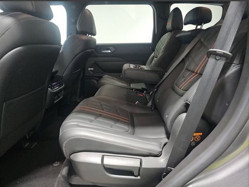 Used 2025 Nissan Armada PRO-4X AWD/4WD image 14