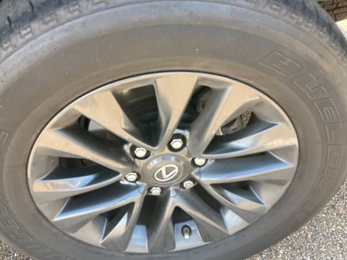Used 2022 Lexus GX 460 Premium AWD/4WD image 13