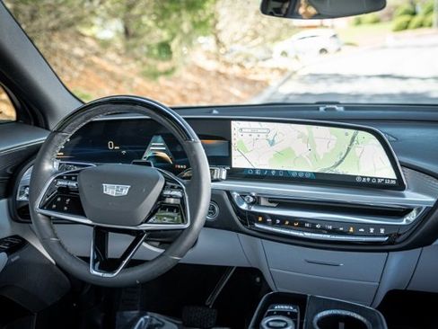 Used 2024 Cadillac Lyriq Sport image 26