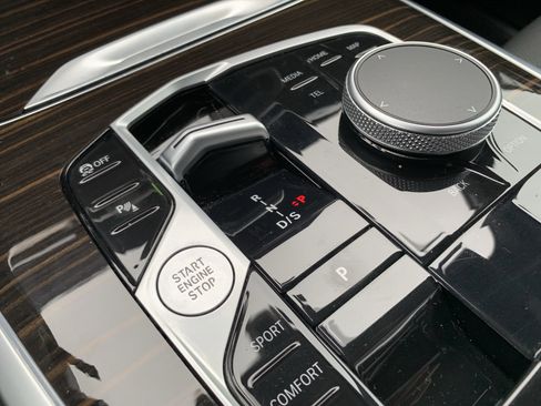 Used 2025 BMW X7 xDrive40i image 26