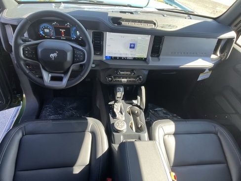 New 2025 Ford Bronco Outer Banks w/ Sasquatch Package image 8