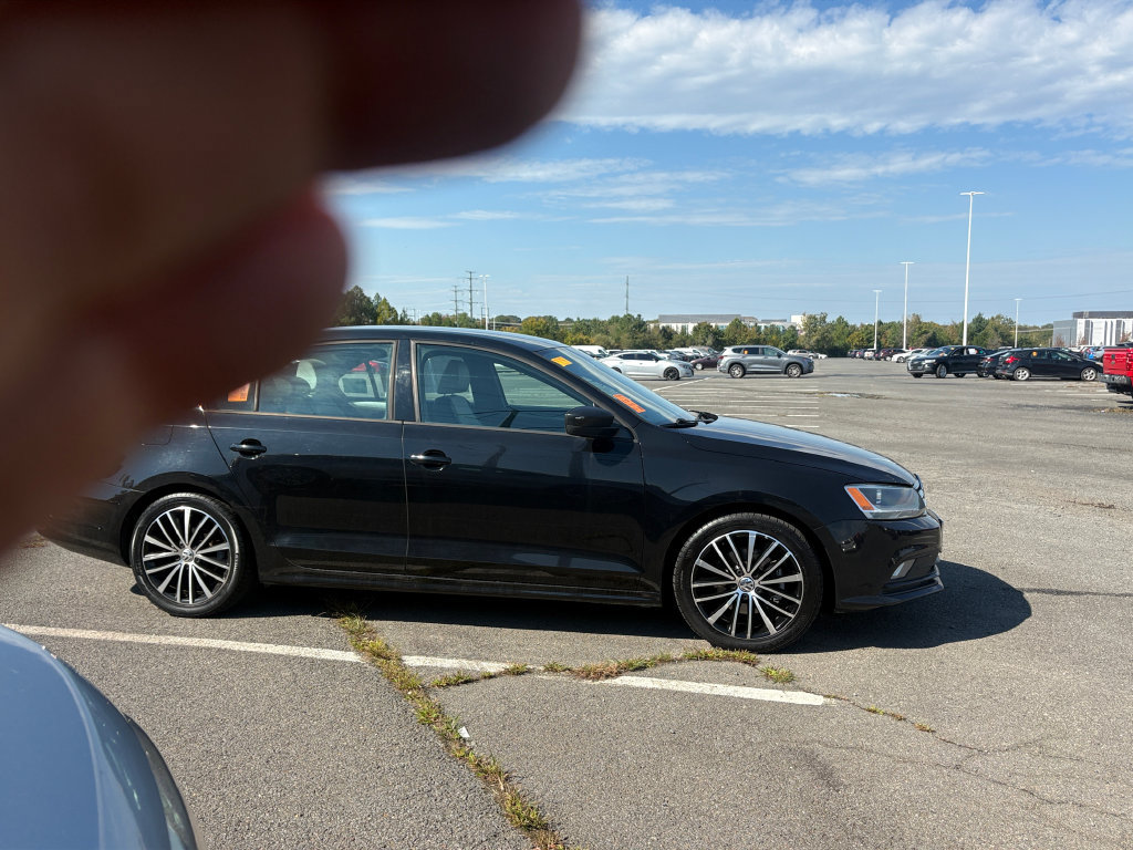Used 2016 Volkswagen Jetta Sport FWD image 5