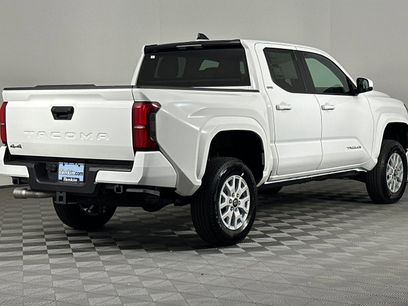 New 2025 Toyota Tacoma SR5