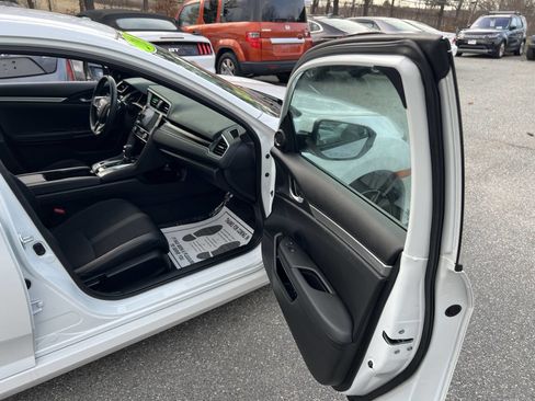Used 2021 Honda Civic Sport image 9