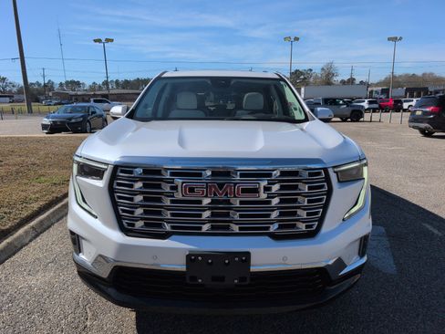 Used 2024 GMC Acadia Denali w/ Super Cruise Package image 1