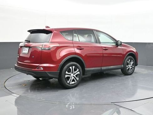 Used 2018 Toyota RAV4 LE image 13