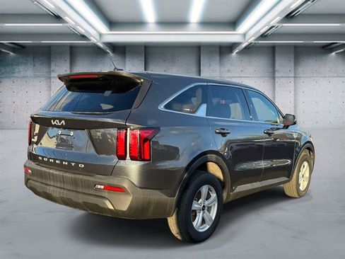 Used 2022 Kia Sorento LX image 24