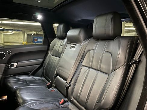 Used 2016 Land Rover Range Rover Sport HSE image 19