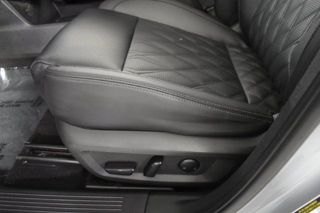Used 2021 Nissan Rogue Platinum AWD/4WD image 12