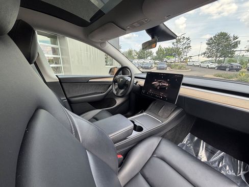 Used 2023 Tesla Model Y Long Range AWD/4WD image 17