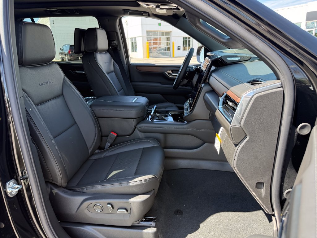 New 2026 GMC Yukon XL Denali w/ Denali Reserve Package AWD/4WD image 32