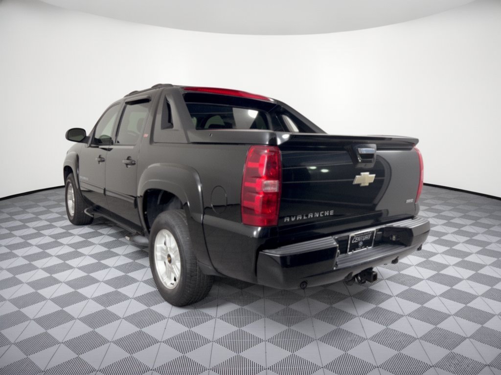 Used 2011 Chevrolet Avalanche LT w/ Luxury Package RWD image 3