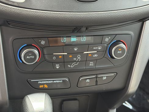 Used 2017 Ford Escape SE FWD image 20
