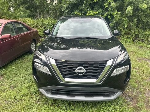 Certified 2023 Nissan Rogue SV FWD image 2