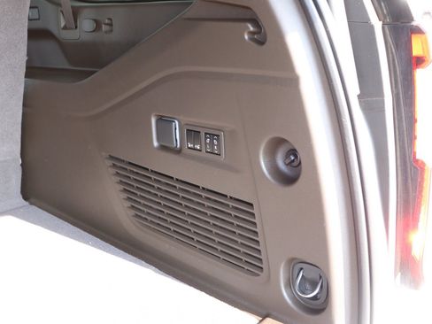 Used 2026 GMC Yukon XL Elevation AWD/4WD image 31