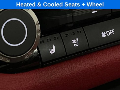 Used 2025 Toyota Tundra Limited AWD/4WD image 3