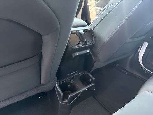 Used 2023 Jeep Wrangler Unlimited Sport AWD/4WD image 12