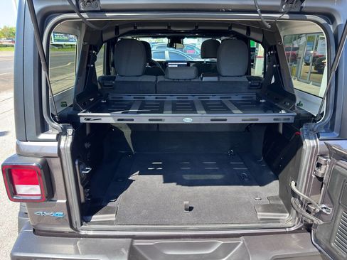 Used 2024 Jeep Wrangler Unlimited AWD/4WD image 40