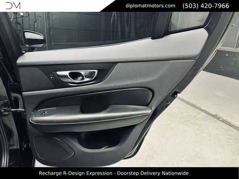 Used 2021 Volvo S60 T8 R-Design Expression AWD/4WD image 27