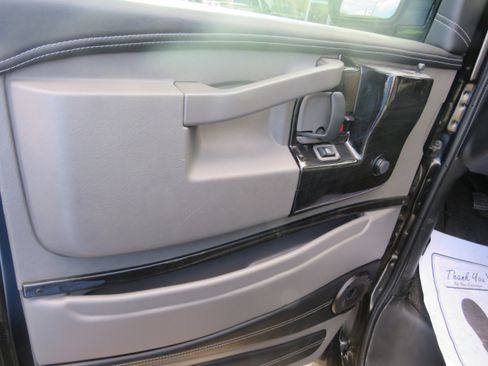 Used 2022 GMC Savana 2500 Extended image 17