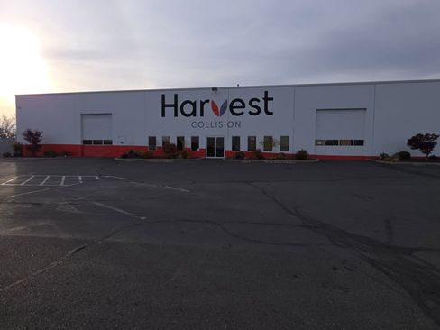 Used 2022 GMC Acadia AT4 w/ Technology Package image 8