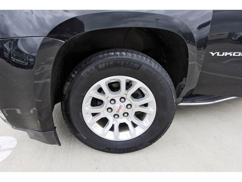 Used 2017 GMC Yukon XL SLT w/ Open Road Package image 28