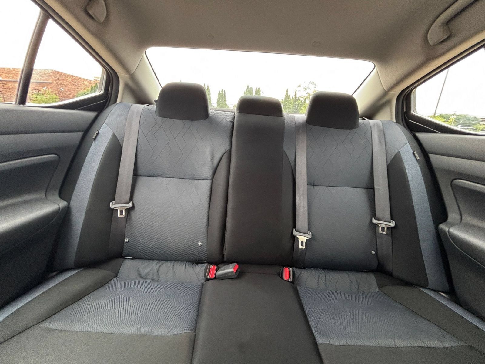 Used 2025 Nissan Versa SV FWD image 35