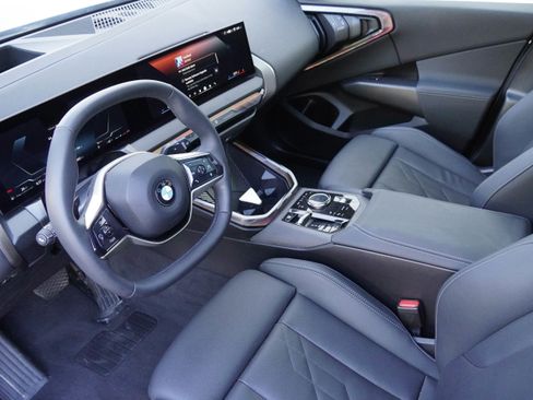 Certified 2025 BMW X3 xDrive30i AWD/4WD image 9