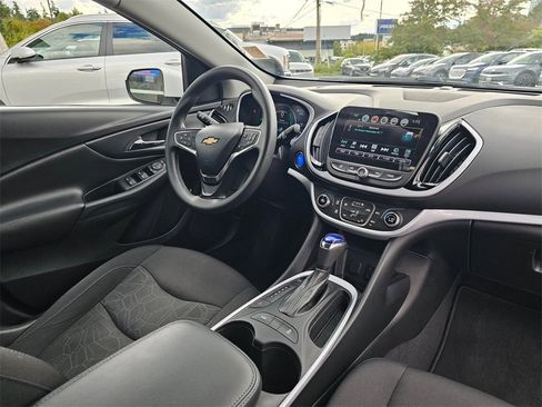 Used 2018 Chevrolet Volt LT image 11