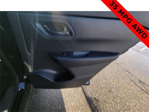 New 2025 Nissan Rogue S image 13