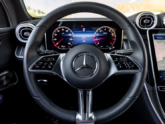 Used 2026 Mercedes-Benz GLC 300 image 18
