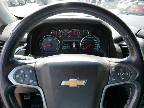Used 2020 Chevrolet Suburban Premier AWD/4WD image 25
