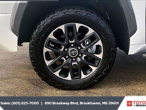 Used 2024 Toyota Tundra Limited w/ Power Package AWD/4WD image 7