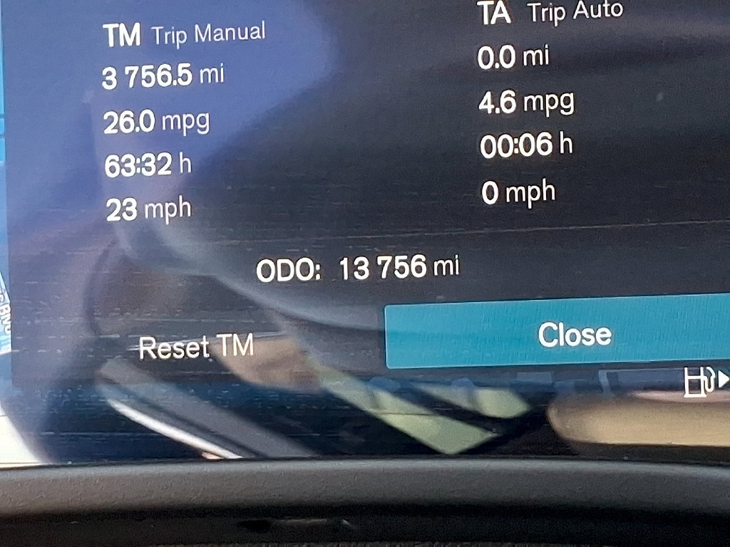 Certified 2025 Volvo XC40 B5 Plus AWD/4WD image 19