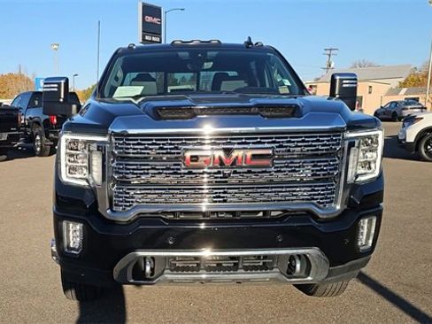 Used 2023 GMC Sierra 3500 Denali w/ Denali Ultimate Package image 3