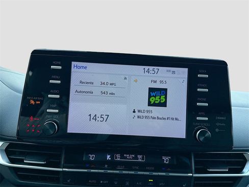 Used 2022 Toyota Sienna XLE image 15