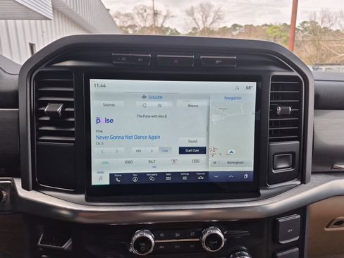 Used 2021 Ford F150 Lariat image 34