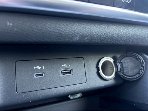 Used 2023 Nissan Rogue SV image 12